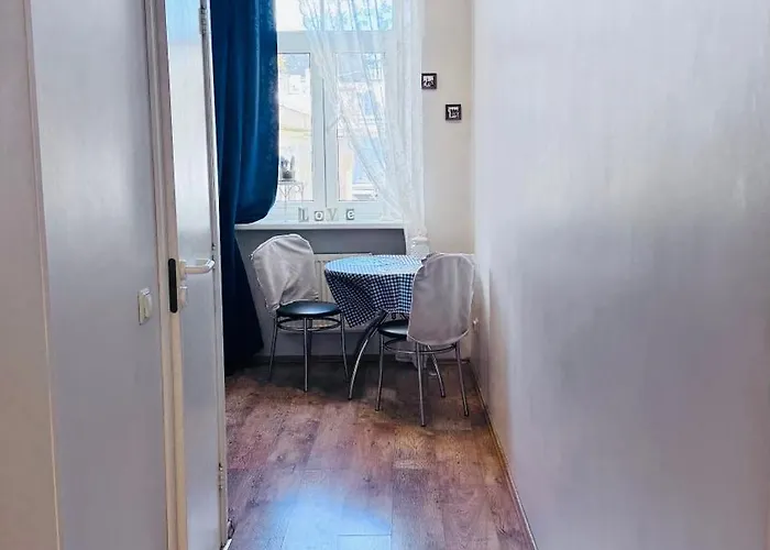 Flat In Front Of Central Station